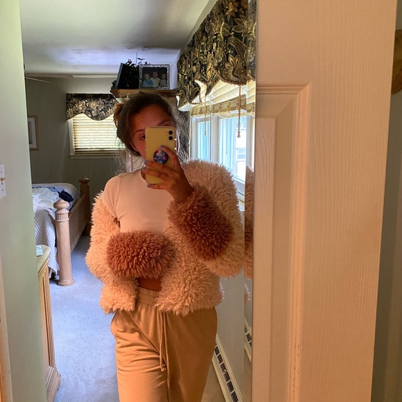 Fuzzy jacket - Picture 2 of 3